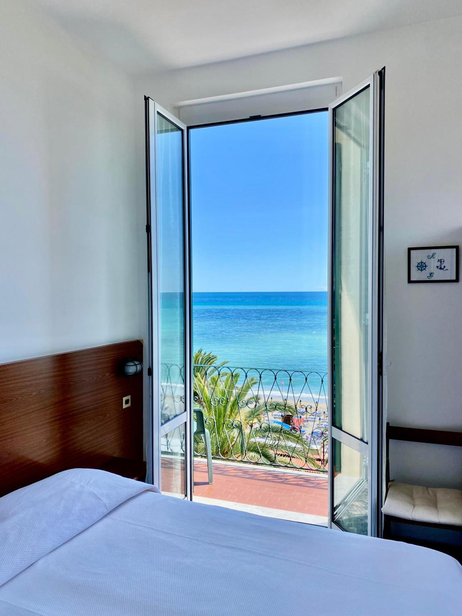 Hotel Gambone Финале Лигуре Экстерьер фото