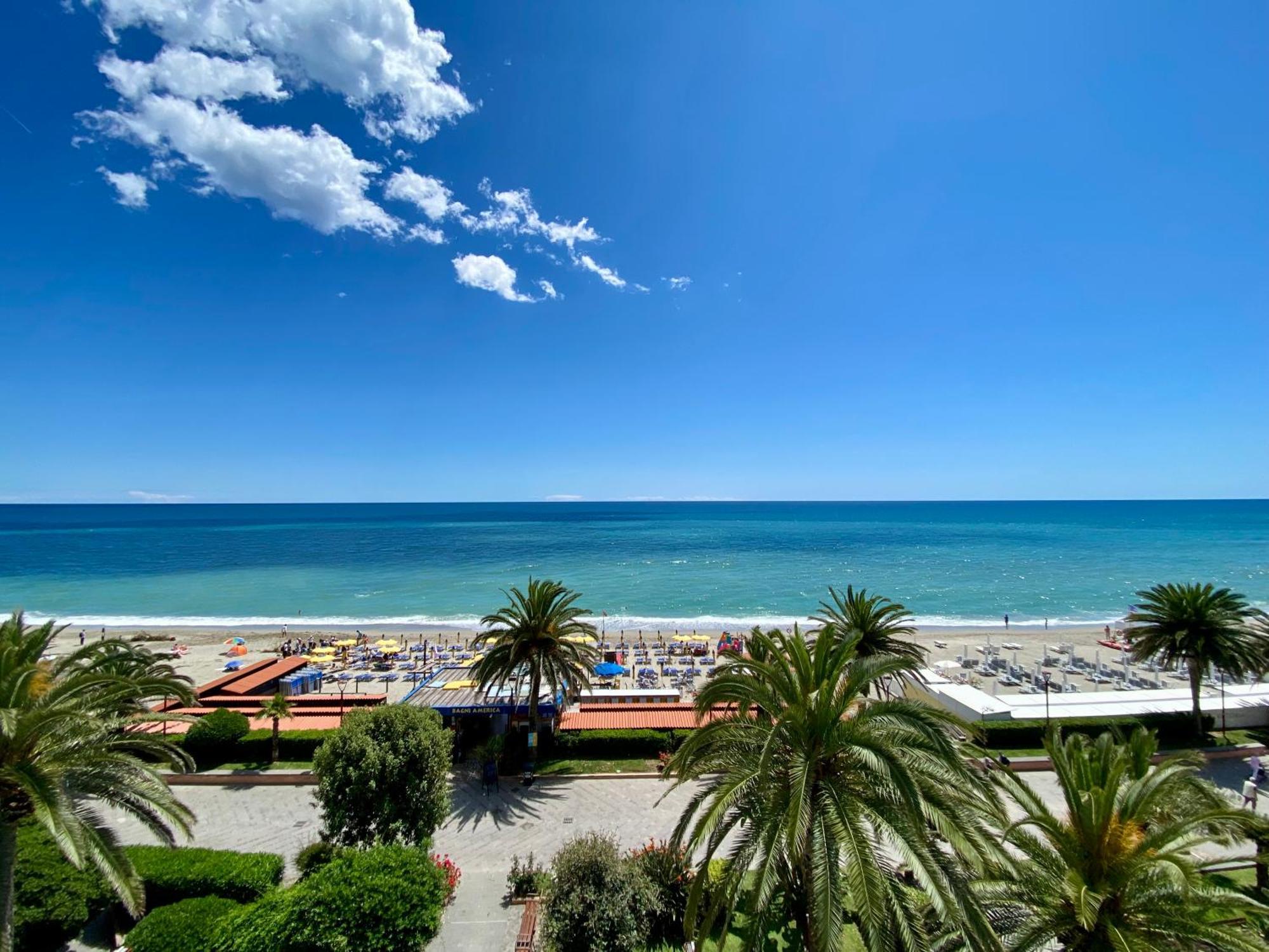 Hotel Gambone Финале Лигуре Экстерьер фото